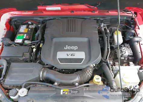 2018 Jeep Wrangler Jk Unlimited Sahara 4X4 from USA, damaged, VIN 1C4BJWEGXJL937520